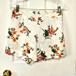 Blu Pepper High Waist White and Orange Floral Shorts Medium